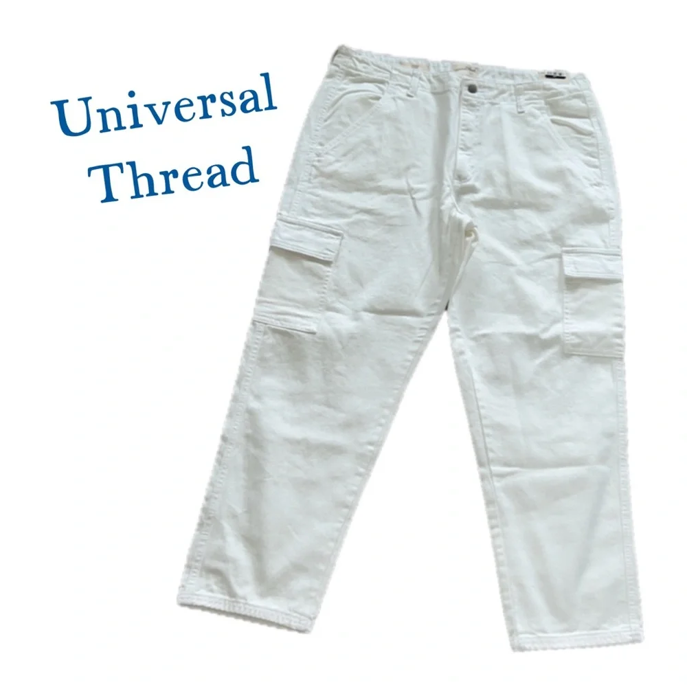 Universal Thread NWT White Cargo Pants, Boyfriend Fit 18" waist - Picture 2 of 7
